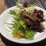 焼肉にくがとう - にくがとうのサラダ 飲めるドレッシングで