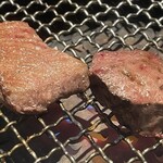 焼肉にくがとう - 焼きすぎないよう・・でもしっかり火を入れる