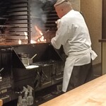 薪鳥新神戸 - そぼろ調理中