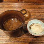 薪鳥新神戸 - 味噌汁、いぶりがっこ