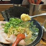 輝道家 - ラーメンには生姜入れちゃいます