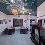 希希 - 店内の様子（入口側）