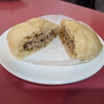 希希 - 肉まん（割ったところ）