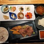 窯焼和牛ステーキと京のおばんざい 市場小路 - 