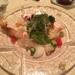 シェヌー - 海の幸のサラダ仕立て
      （2014.12）