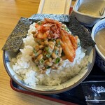 めしや亭 山形北町食堂 - キムチ、納豆、無料のネギと海苔をトッピングして食らう
