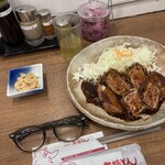 名古屋名物 みそかつ 矢場とん 名古屋駅エスカ店 - 味変しながら美味しく頂きました