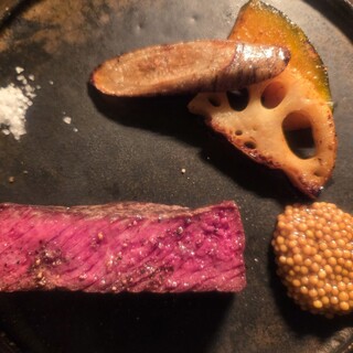 ごちゃごちゃしない、シンプルなお料理を心がけています。