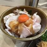 츄우카 소바 로쿠 - 차슈 덮밥