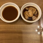 ハンバーグのみき - おかわりした　デミグラスソースとガーリックソース