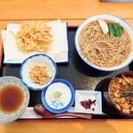 西銀座 - かけそば 680円
ごぼうのかき揚げ 180円
炊き込みご飯 220円