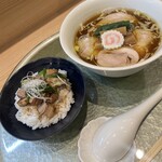 中華そば 深緑 - 黒出汁(2枚)＆もろみポーク炙り焼き丼(豚丼)