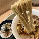 中華そば 深緑 - 麺リフト