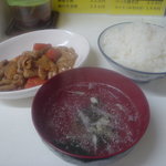 武蔵家餃子房 - モツ炒め、ご飯、スープ