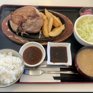 ローストポークわん - 料理写真:鉄板ローストポークソテー定食2300円
