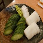 야키토리 내장구이 토리톤 - 漬物盛り合わせ