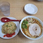 十三八 - 支那そば(小)チャーハン(小)