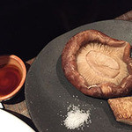 旬鮨季酒 赤石 - 大分産ジャンボ椎茸（焼き）直径約8cm！