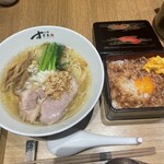 らぁ麺すぎ本 丸の内店 - 