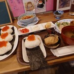 CAFE BAR ぐりーでぃー - 料理写真:おまかせランチセット  1,000円、イクラに変更 +250円 、イクラのおにぎり 500円 