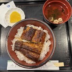 大観亭支店 - 鰻丼(並)