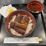 大観亭支店 - 鰻丼(並)