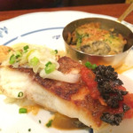 ビストロ 後藤 - 魚のメイン。スズキのポワレと牡蠣の香草パン粉焼き。参考になる。