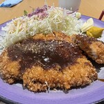 定食・丼 すず食堂 - みそがたらり〜とかかってる。逃げ場がナイ。みその部分の衣ごと外せば良かったって、今これを見ておもう。