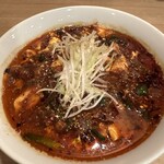 人力俥 - 魚介味噌スープの上に本格麻婆豆腐が乗ります！