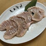黒毛和牛ホルモン 大衆焼肉しんすけ - 