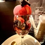 マチルダ - カシスとブラウニーのパフェ❤︎