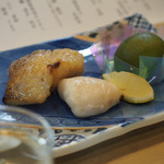 寿し鐵 おおしお - 炭火焼
      
      銀鱈西京漬、ふく白子、青梅