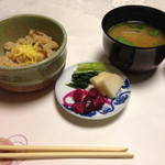 山木館 - 2014/11/15  炊き込みご飯、なめこ豆腐汁　仕上げに。。