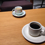 山木館 - 2014/11/15  フロント前に、暖炉があり、コーヒー自由にいただけます。