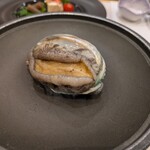 ホテル恵風 - 鮑はバター醤油で。刺身も可能。