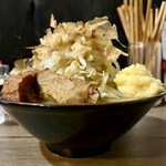 ラーメン専門 宮の森 - サイド