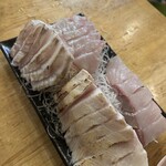 魚真 - 刺身2点盛り（ブリとタイ）