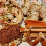 えび寿し - 香箱ガニ塩ゆで  身は凝縮された濃厚な旨みと甘み 内子とカニ味噌と和えて食べると、味噌以上の濃厚な旨味が凝縮されて とても美味しい  外子はプチプチ食感