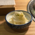 大皿焼肉 老中 - おかわりできる白菜。