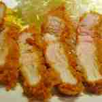 ポンチ軒 - 少し赤い部分も見えるジューシーな仕上がりでした。