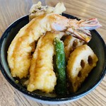 まえ弥ま - 小振りな天丼