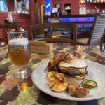 OVERWHELM HAMBURGER & BAR STAND - 