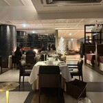 エアーズ イタリアン キュイジーヌ - 店内