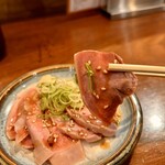 ワシントン食堂 - タン刺し旨し
