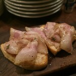 オステリア ラ チチェルキア - グアンチャーレとセージのクロスティー二（¥800税込）