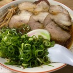 ○平　中華そば専門店 - チャーシュー
      麺は普通で注文しました