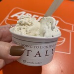 イータリー - Iが見えない持ち方してた