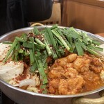 シジャン - 料理写真:もつ鍋1410円→写真は2人前