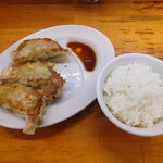 ラーメン ミンミン - 餃子 330円　ライス(小) 120円