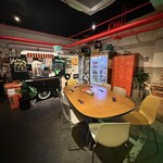 CALLEJERA STAND&GARAGE - 内観